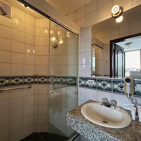 Stanford Suites Hotel Quito Room photo