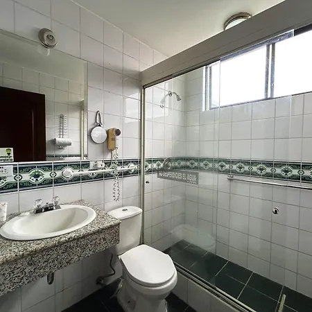 Stanford Suites Hotel Quito Room photo