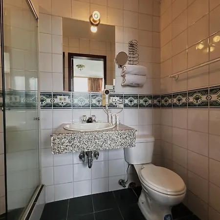 Stanford Suites Hotel Quito Room photo